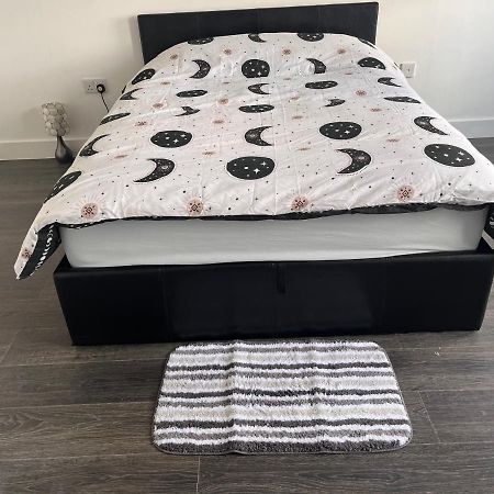 The Serviced Accommodations Harlow Dış mekan fotoğraf